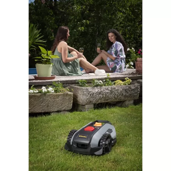 Robotická aku sekačka 500 m2 RRM 500 APP Riwall s možností ovládání přes WiFi nebo Bluetooth