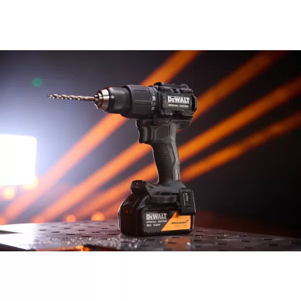 Aku příklepová vrtačka DeWALT DCD86MP2KT McLaren 2 x 5.0 ah + 32dílná sada bitů dt70901t + svinovací