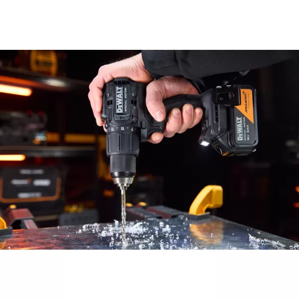 Aku příklepová vrtačka DeWALT DCD86MP2KT McLaren 2 x 5.0 ah + 32dílná sada bitů dt70901t + svinovací