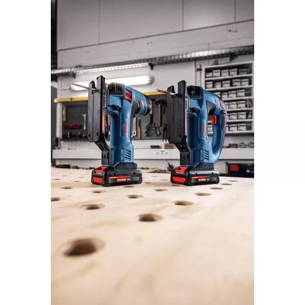 Aku kmitací pila Bosch EXST18V-155B EXPERT, bez akumulátoru + L-Boxx