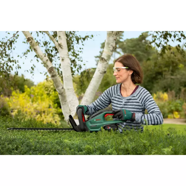 Aku nůžky na živý plot Bosch UniversalHedgeCut 18V-55