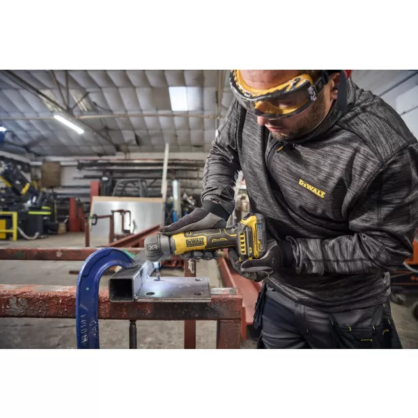 Bruska pravoúhlá aku Dewalt DCG421N
