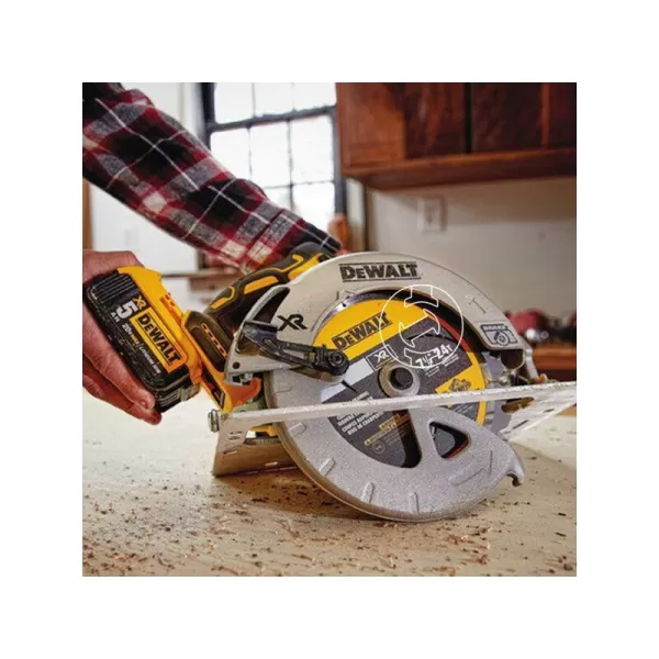 Aku kotoučová pila 18V solo Dewalt DCS570NT