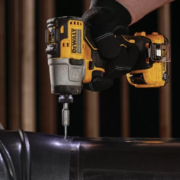Aku rázový utahovák 12V 2x2 Ah Dewalt DCF801D2