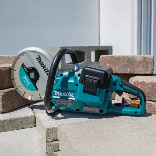 Aku rozbrušovací pila 230mm Makita Li-ion LXT solo