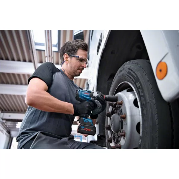 Aku rázový utahovák Bosch GDS 18V-1050 H Professional BITURBO, 2 × 18V/5.0Ah, 3/4", L-BOXX 06019J8522