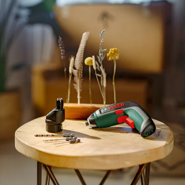 Aku šroubovák Bosch IXO 7 set 0603E0021