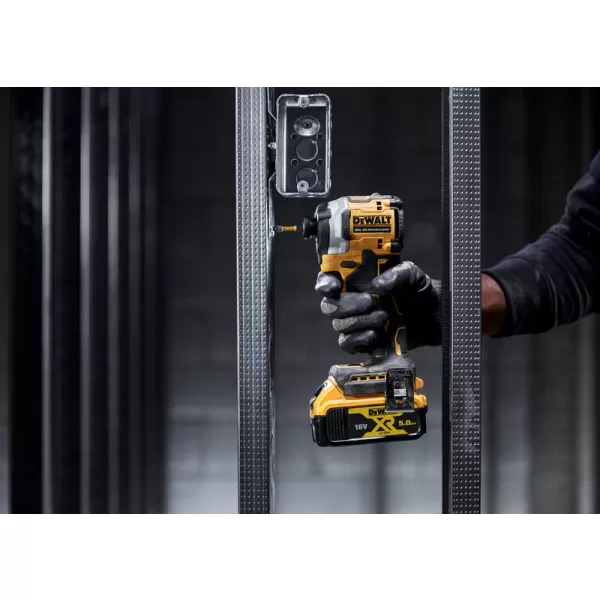 Aku rázový utahovák DeWalt DCF850NT s kufrem