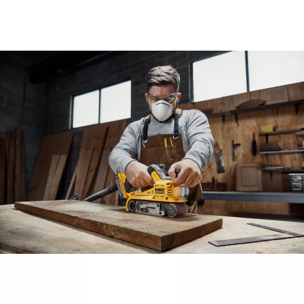 Aku pásová bruska DeWalt DCW220N