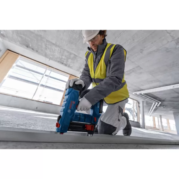 Aku hřebíkovačka Bosch GNB 18V-38 Professional, 2x4,0Ah