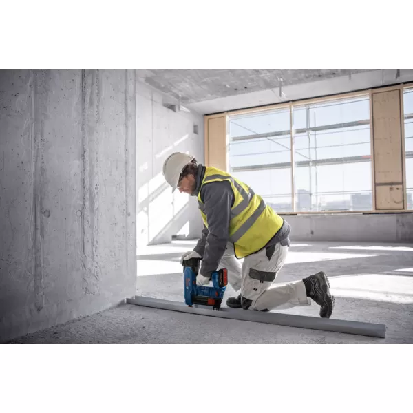 Aku hřebíkovačka Bosch GNB 18V-38 Professional, 2x4,0Ah