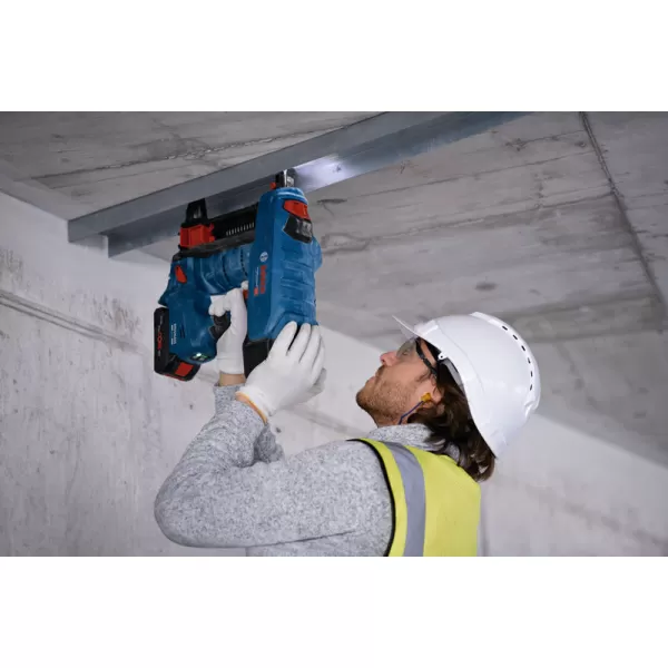 Aku hřebíkovačka Bosch GNB 18V-38 Professional, 2x4,0Ah
