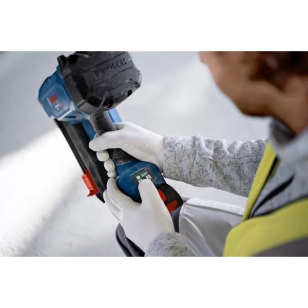 Aku hřebíkovačka Bosch GNB 18V-38 Professional, 2x4,0Ah