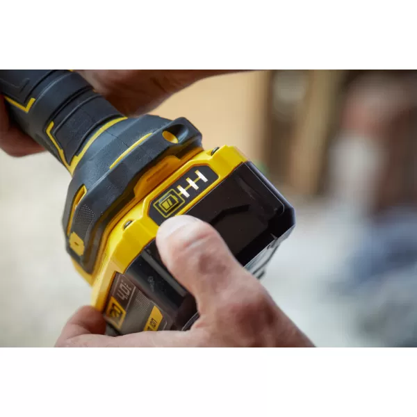 Aku úhlová bruska Stanley FATMAX® SFMCG400B, V20, bez baterie a nabíječky 18 V