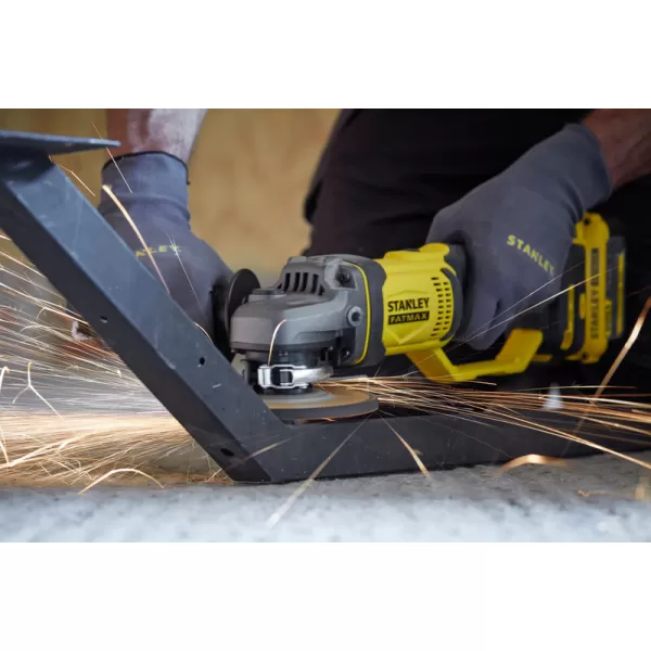 Aku úhlová bruska Stanley FATMAX® SFMCG400M2K, V20, 2 x 4.0 Ah 18 V