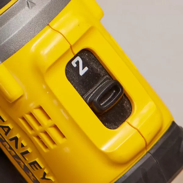 Aku bezuhlíková vrtačka Stanley FATMAX® SFMCD720D2K, V20, 2 x 2.0 Ah 18 V