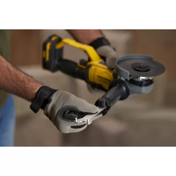 Aku úhlová bruska Stanley FATMAX® SFMCG400B, V20, bez baterie a nabíječky 18 V