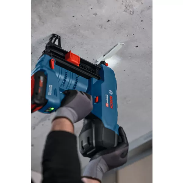 Aku hřebíkovačka Bosch GNB 18V-40 Professional 2x4,0Ah 06019L7005