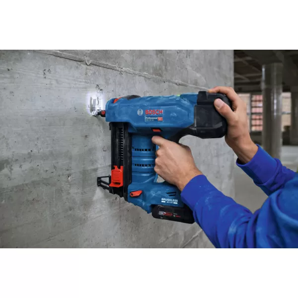 Aku hřebíkovačka Bosch GNB 18V-40 Professional 2x4,0Ah 06019L7005