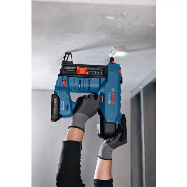 Aku hřebíkovačka Bosch GNB 18V-40 Professional 2x4,0Ah 06019L7005