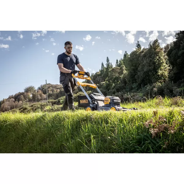 Aku sekačka s pojezdem DeWalt DCMWSP660N, solo